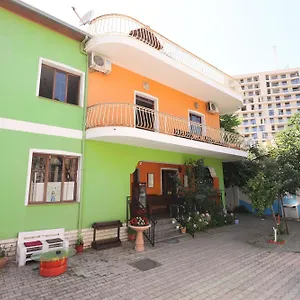 Ostello Osho, Tirana